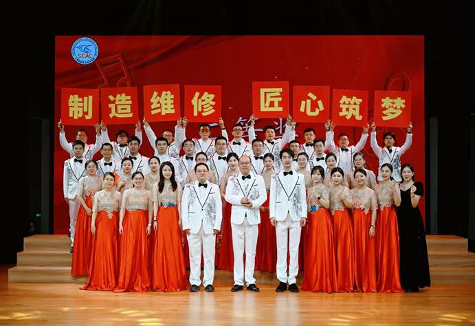 一群穿着民族服装的人 AI 生成的内容可能不正确。