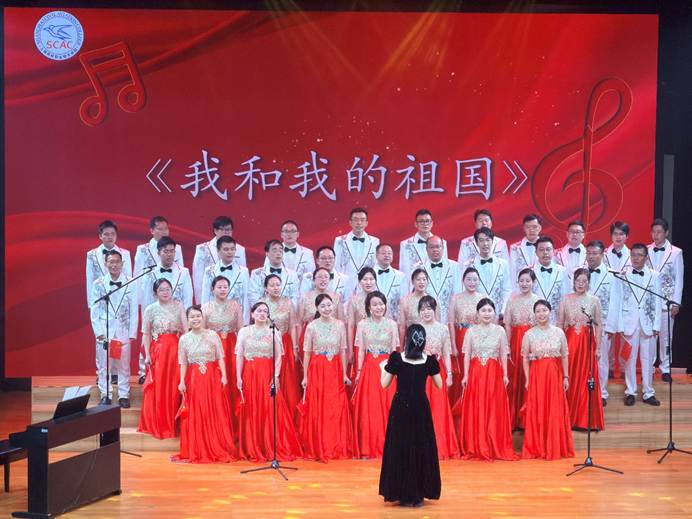 一群穿着红色衣服的人 AI 生成的内容可能不正确。